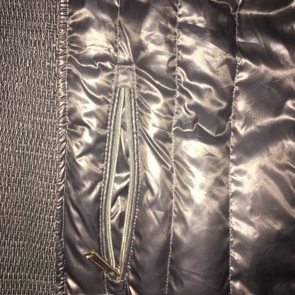 Calvin Klein down performance puffer vest - Picture 2 of 8